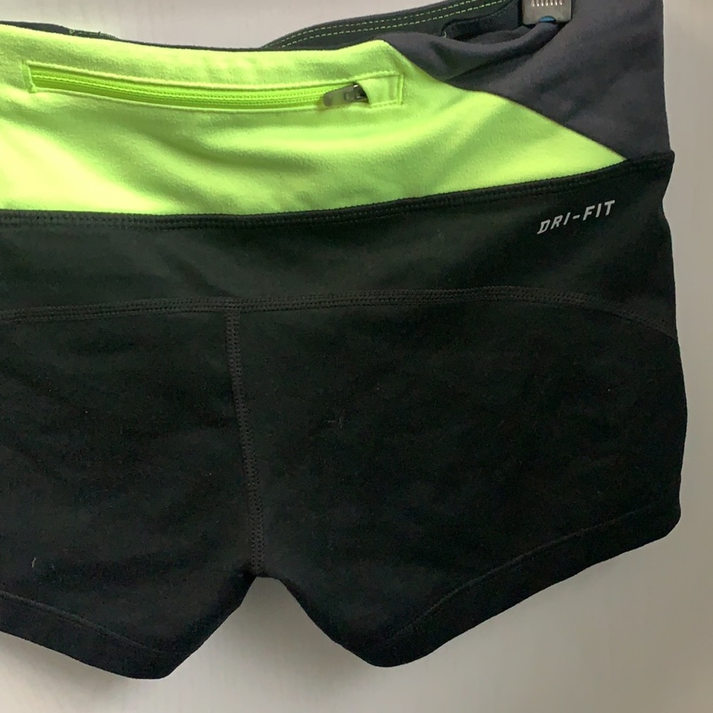 NIKE RUNNING SHORTS - Picture 3 of 3